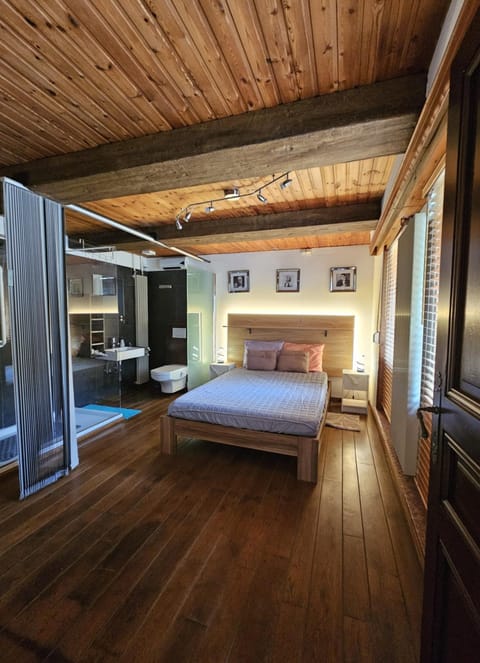 House | 2 bedrooms, bed sheets