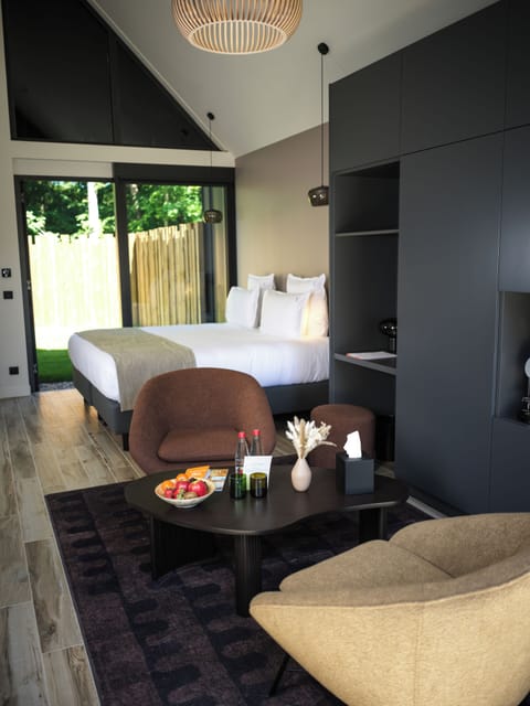 In-room safe, desk, blackout drapes, soundproofing