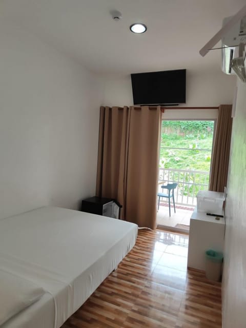 Living/Sleeping Area