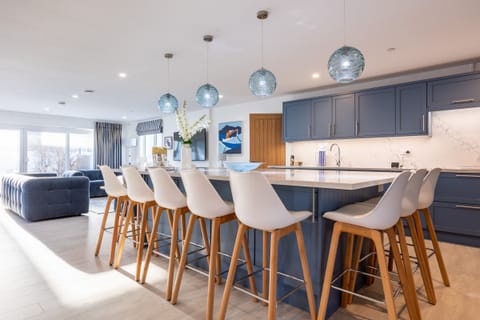 The Old Pottery Kitchen Island