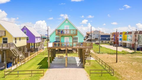 Welcome to Cozy Cove in Surfside beach, Texas!