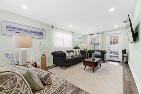 Enjoy exclusive entertainment of the TV in this Tampa spacious beautiful home.