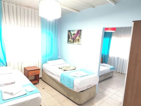 Comfort Room, City View