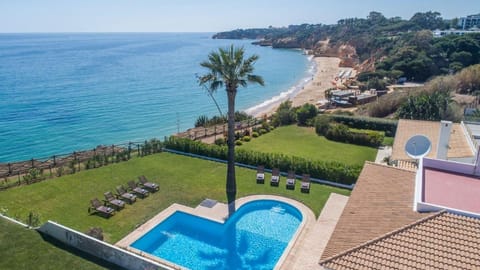 This stunning modern villa with a large private pool, spacious sun terrace, and lush gardens, offering the perfect luxurious getaway.

#LuxuryVilla #PrivatePool #Algarve #Portugal #LuxuryRetreat