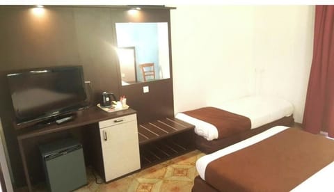 Classic Triple Room, Balcony, Sea View | In-room safe, free WiFi
