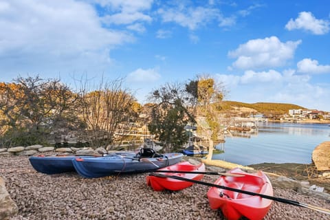 Brand New KAYAK COVE | sleeps 16