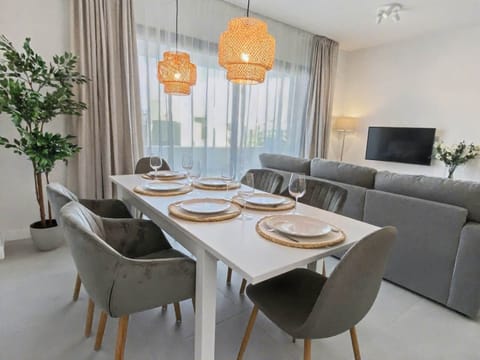 Dinnertable for 6 people