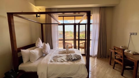 Deluxe Room | Egyptian cotton sheets, premium bedding, desk, laptop workspace