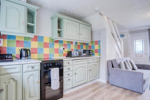 Swanbrook - 2 Bedroom Chalet- Freshwater East (24644)