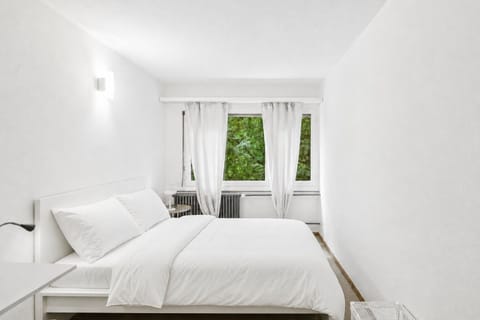 Budget Double Room-Shared Bathroom-Rooftop-Access | Laptop workspace, free WiFi, bed sheets