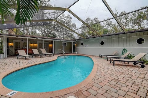 Dive into warmth, no matter the season! This heated pool offers the perfect escape—whether it’s a crisp morning swim or a relaxing evening soak. Unwind, refresh, and enjoy the luxury of year-round comfort #HeatedPoolBliss 