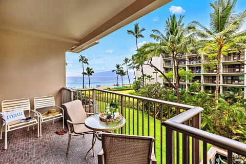 Wake up to soothing garden views and step out onto your lanai to experience Maui’s natural beauty.
