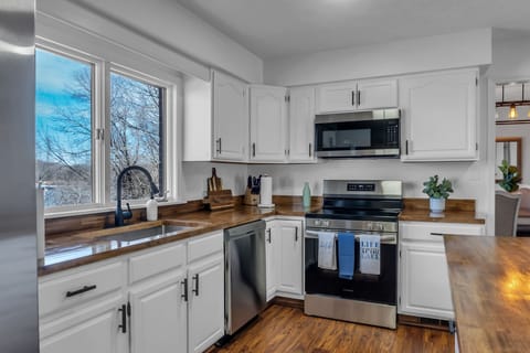 You'll have all the cookware and dishes you need to feed the entire family. 