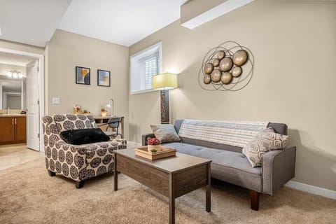 This well designed and functionally laid out living room provides ample room and comfort for your stay