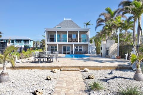 Welcome to Bayview Sunset Getaway View!