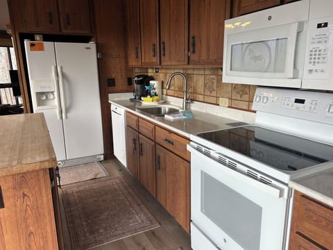 microwave, convection oven, toaster oven, Keurig, coffee maker, dishwasher