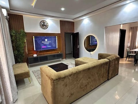 Family Apartment, Balcony, City View | Living area