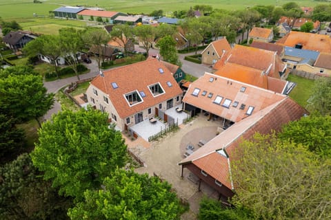 Exterior -De Witte Brugh- De Miëde
