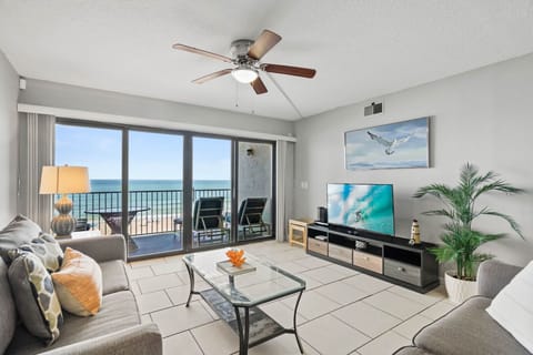 Bright and comfortable living room