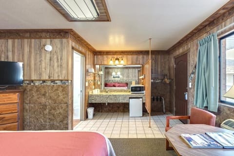 Standard Single Room, Mountain View | Desk, laptop workspace, free WiFi