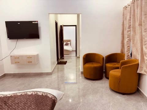 Classic Triple Room | Free WiFi