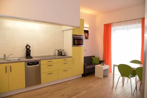 Comfort Apartment, Private Bathroom | Private kitchen