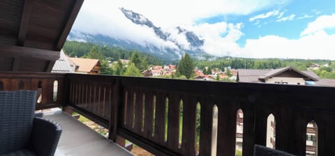 Apartment, 2 Bedrooms, Balcony, Mountain View | Balcony