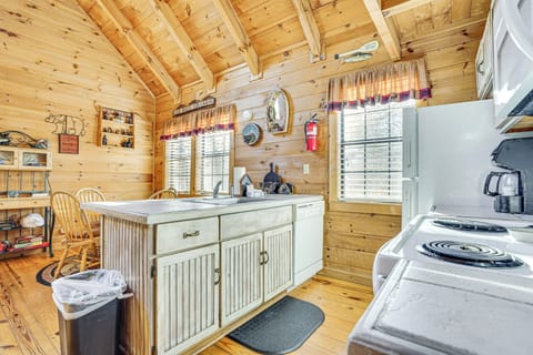 House (2 Bedrooms) | Interior