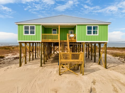 House, 5 Bedrooms | Exterior