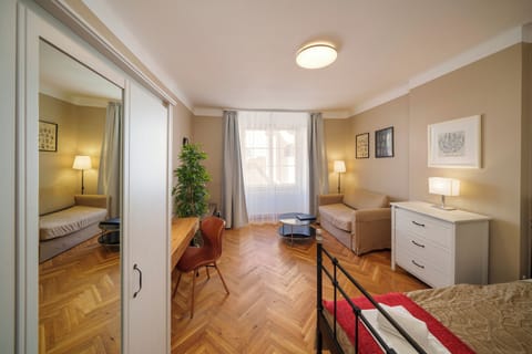 Apartment | 3 bedrooms, iron/ironing board, free WiFi, bed sheets