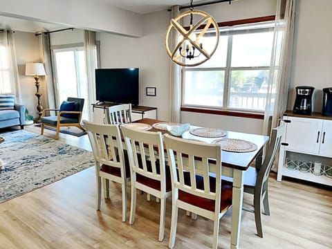 Dining Area - Seating for Six - Second Floor