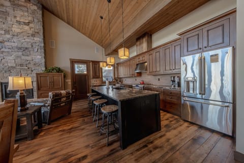 Counter seating in at the full kitchen 