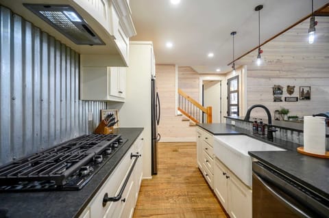 Fully equipped kitchen