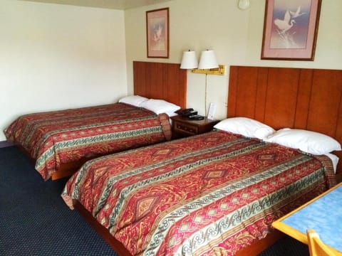 Basic Double or Twin Room | Desk, free WiFi, bed sheets