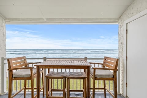 Condo, 1 King Bed with Sofa bed (Colony Beach Club 224) | Outdoor dining