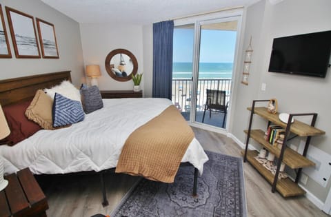 Condo, 1 King Bed (Oceania Plaza 502) | 2 bedrooms