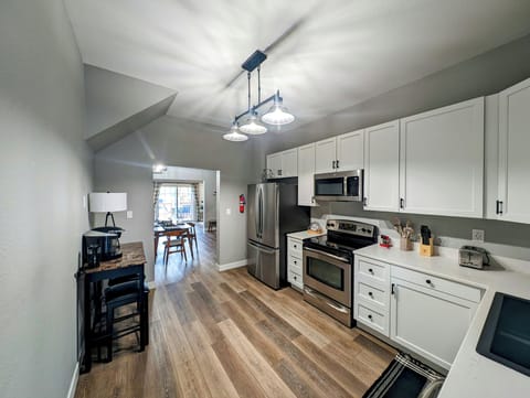 Enjoy your morning coffee—drip or K-cup, with all you need to start the day.