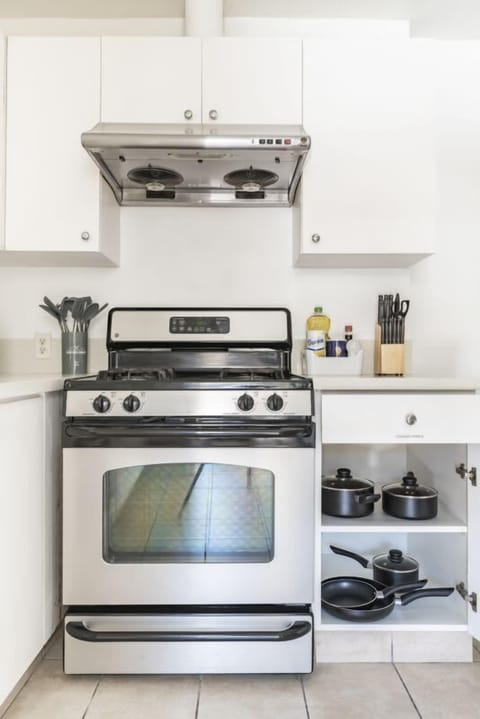 House, Multiple Beds, Patio, Garden View (7931 A, Rosemead) | Private kitchen | Coffee/tea maker, electric kettle