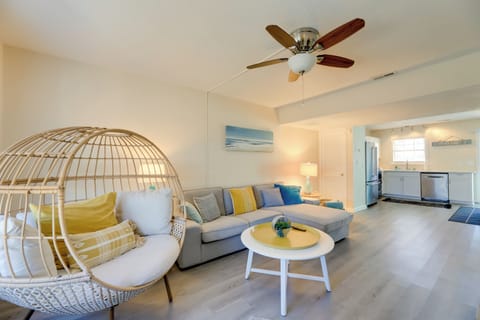 Atlantic Beach Vacation Rental | 2BR | 1.5BA | 1,000 Sq Ft | 3 Steps to Enter