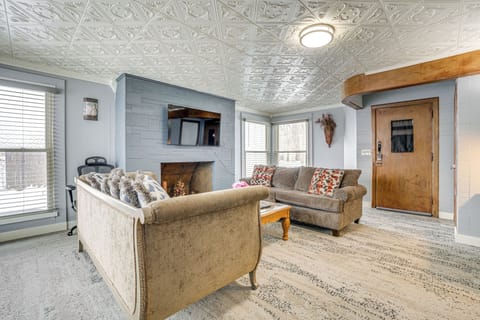 Kalamazoo Vacation Rental | 1BR | 1BA | 600 Sq Ft | Stairs Required