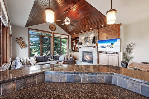 Deluxe Chalet, Mountain View, Mountainside | Living area | Smart TV, fireplace