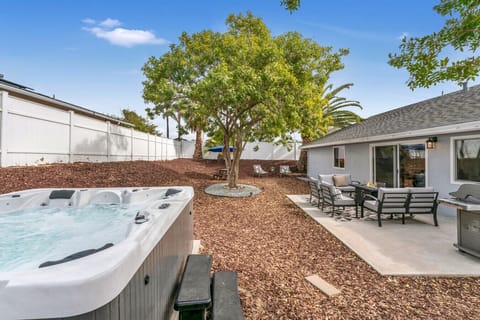 Backyard oasis / Hot Tub hours of operation 9am-9pm