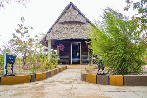 Single Room, Balcony, Garden View | Iron/ironing board, free WiFi, bed sheets
