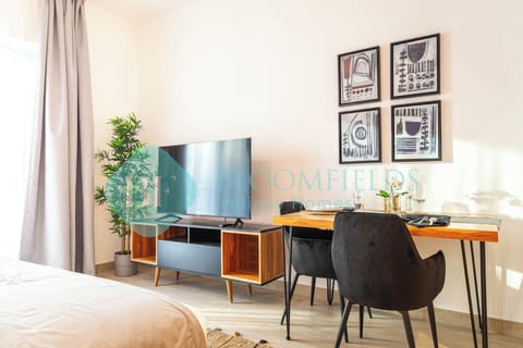 Deluxe Studio | In-room safe, iron/ironing board, free WiFi