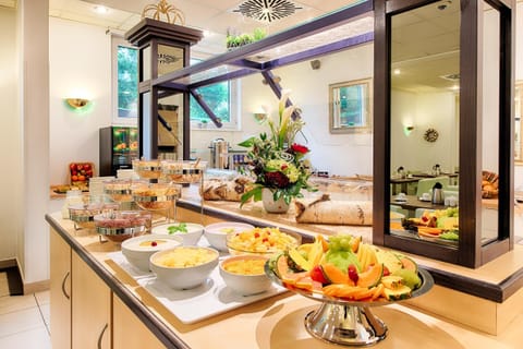 Daily buffet breakfast (EUR 15 per person)