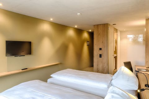 Deluxe Double Room, Garden View | Premium bedding, desk, laptop workspace, soundproofing