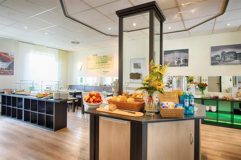 Daily buffet breakfast (EUR 15 per person)