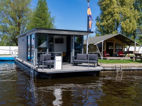Mobile Home | Exterior