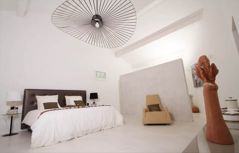 chambre_dhote location_saisonniere piscine spa cuisine-dete gard