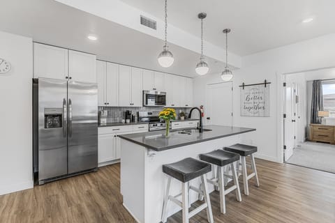 Private kitchen | Fridge, oven, coffee/tea maker, toaster